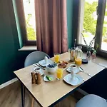 Schicke & Zentrale Altbauwohnung *