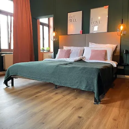 Schicke & Zentrale Altbauwohnung *