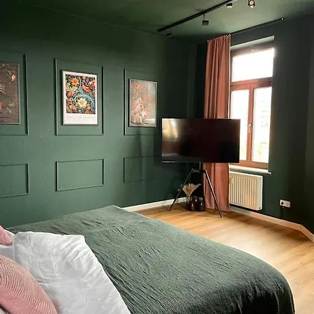 Schicke & Zentrale Altbauwohnung דירה