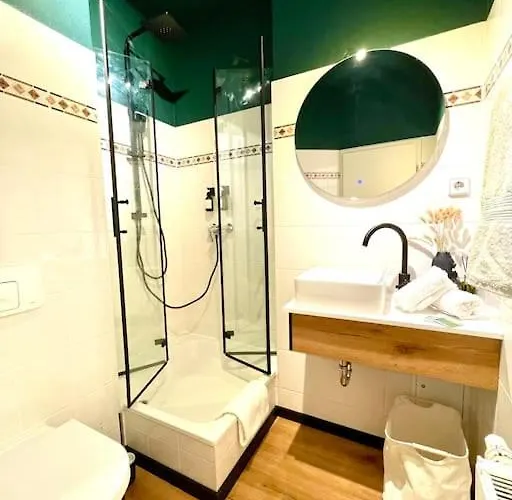 Schicke & Zentrale Altbauwohnung Appartamento