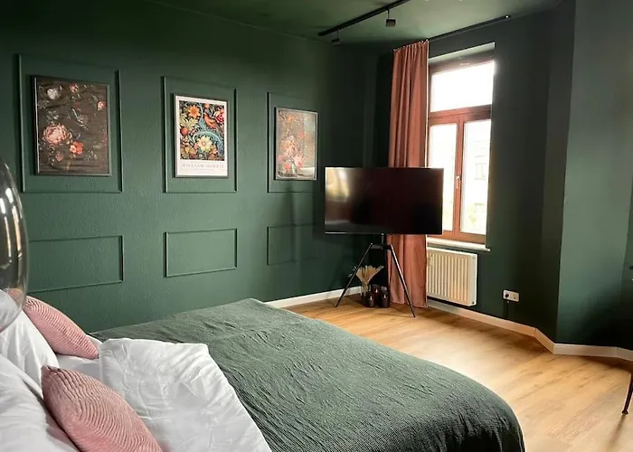 Schicke & Zentrale Altbauwohnung Appartamento