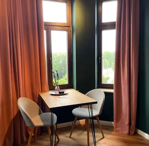 Schicke & Zentrale Altbauwohnung Appartamento