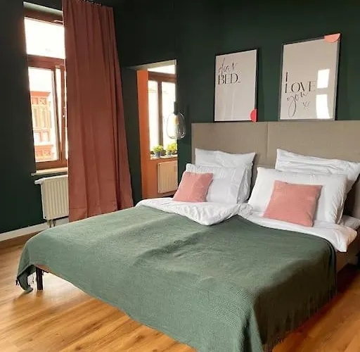 Schicke & Zentrale Altbauwohnung